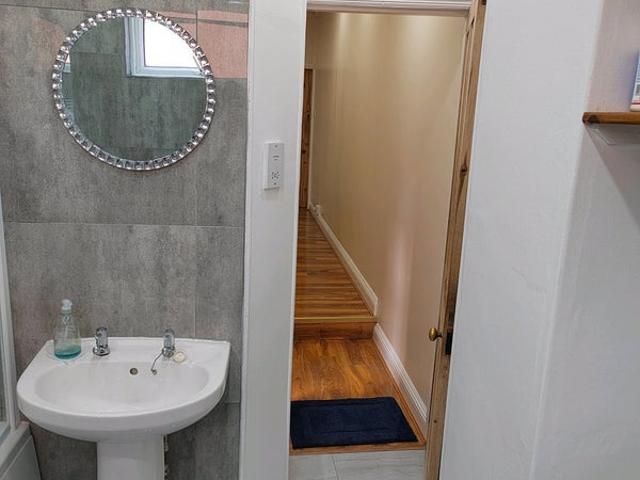 Room for rent in West End, Old Wharf