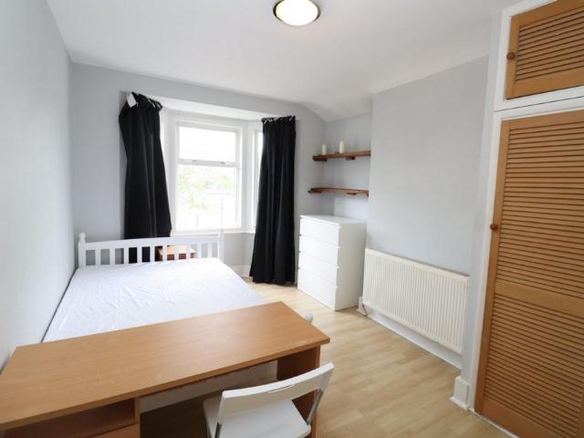 Room for rent in Stepney, Greater London