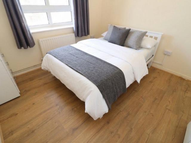 Room for rent in Stepney, Greater London