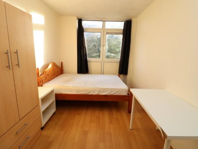 Room for rent in Stepney, Greater London