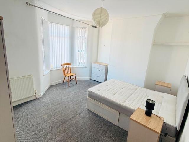 Room for rent in Calderstones