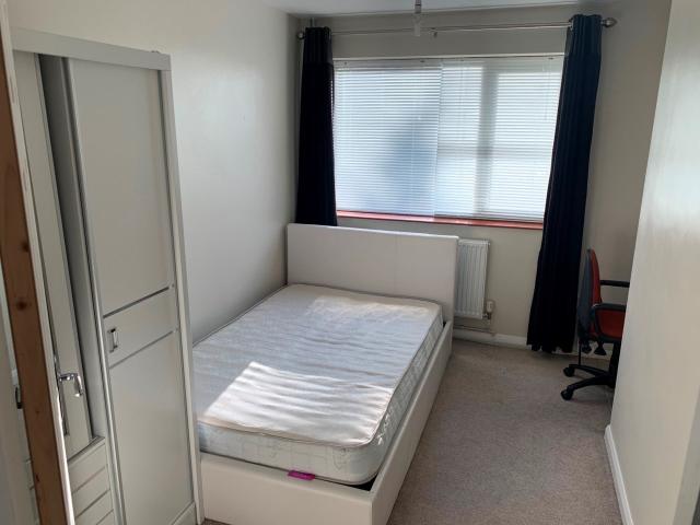 Room for rent in London Borough of Ealing, Greater London