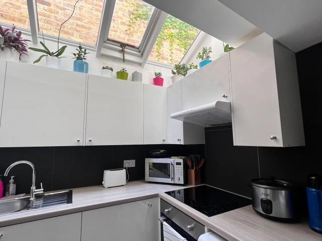 Room for rent in Shepherd's Bush, Greater London