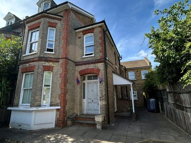 Room for rent in Southfields, Greater London