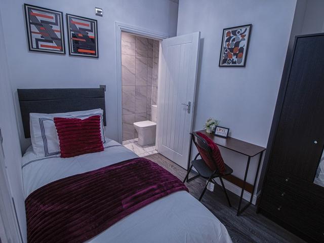 Room for rent in Fenside, Boston