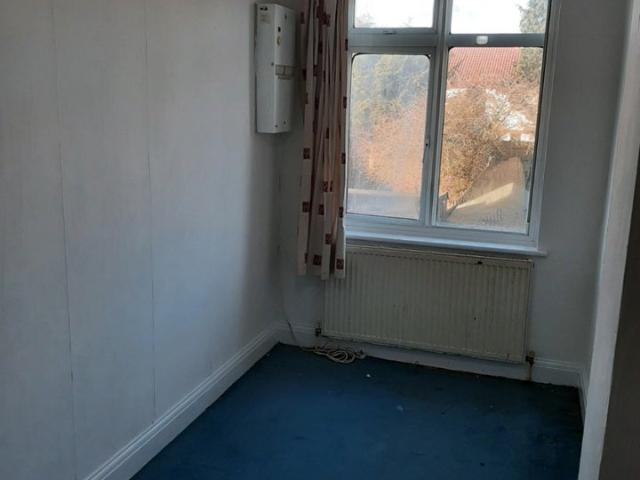 Room for rent in Vicarage Farm, Greater London
