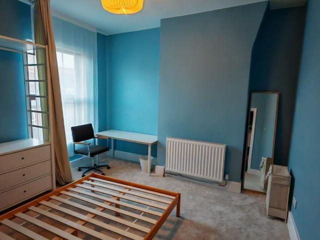 Room for rent in Calderstones