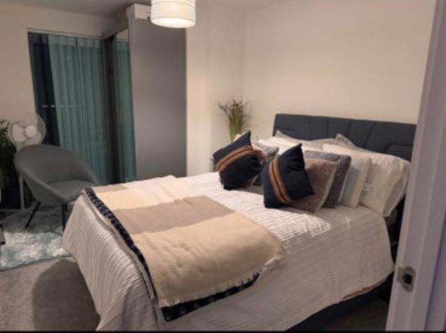 Room for rent in Winchmore Hill, Edmonton