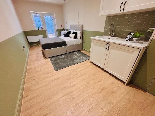 Room for rent in London Borough of Ealing, Greenford