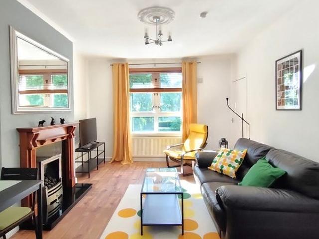 Room for rent in Linthouse, Scotland