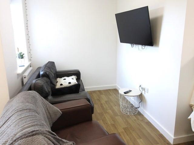 Room for rent in Sleepers' Hill, Hampshire