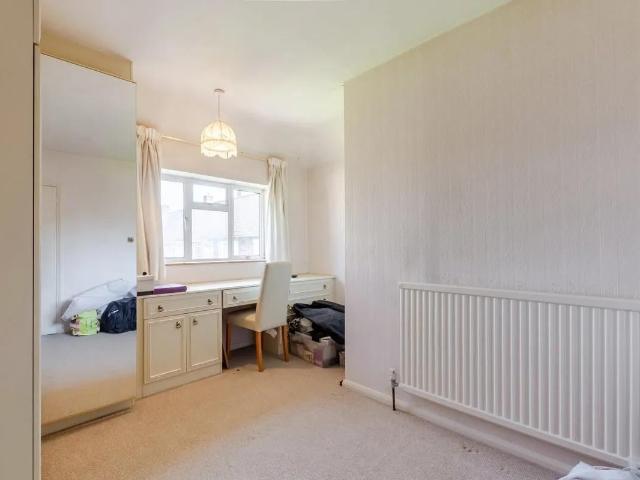 Room for rent in Avery Hill, Greater London