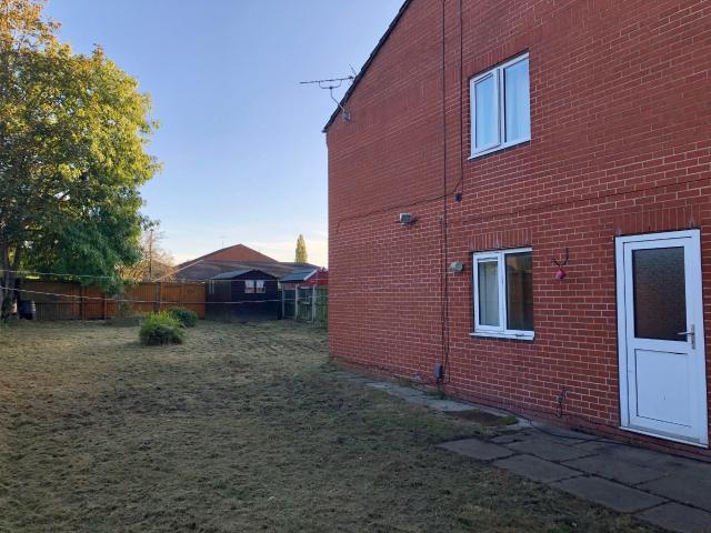 Room for rent in Moss Side, Firbank