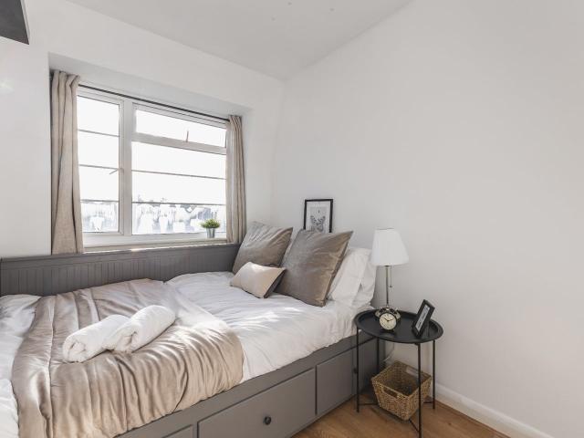 Room for rent in London Borough of Merton, Greater London