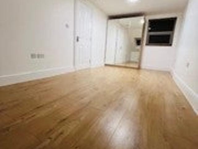 Room for rent in Upton, Greater London