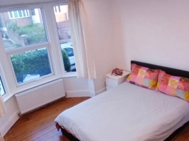 Room for rent in California, Key Street