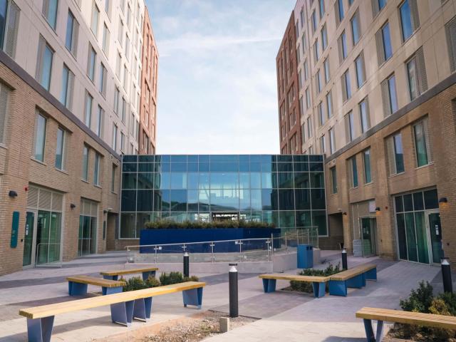 Room for rent in Hangar District, Patchway