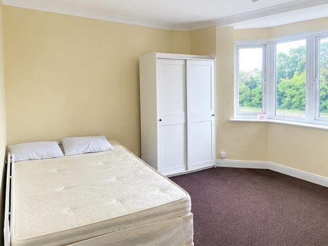 Room for rent in London Borough of Redbridge, Greater London