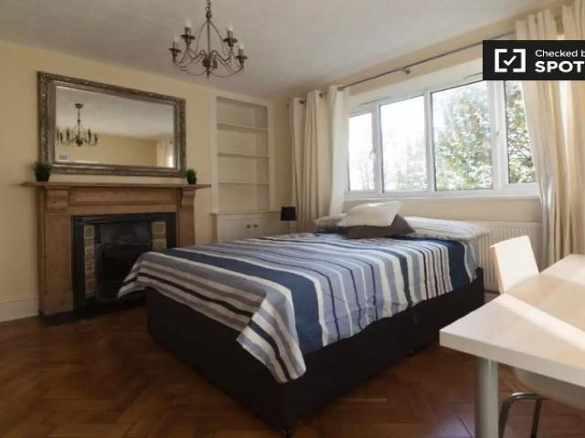 Room for rent in Earlsfield, Greater London
