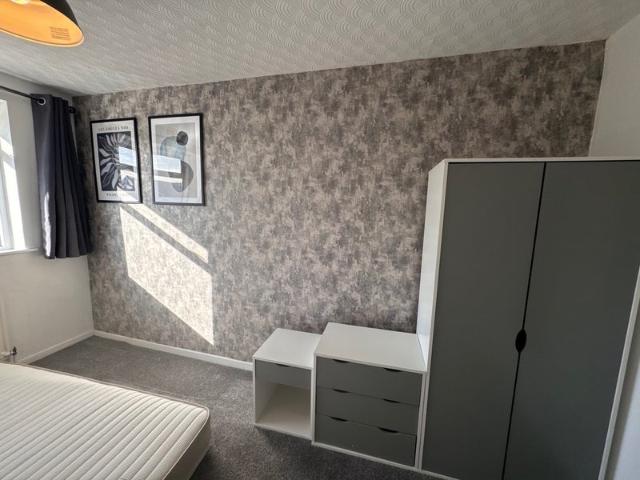Room for rent in Dudley Port, Tividale