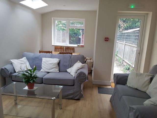 Room for rent in South Wimbledon, Greater London