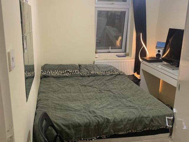 Room for rent in West Kensington, Greater London