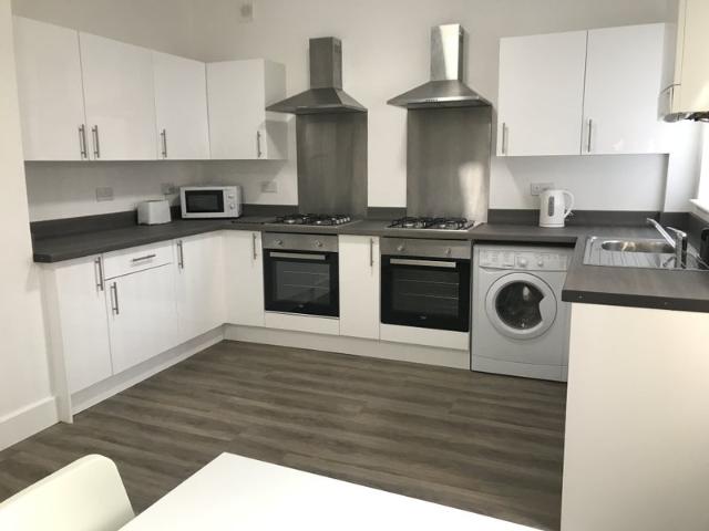 Room for rent in Elm Park, Calderstones