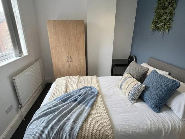 Room for rent in The Brampton, Butterton