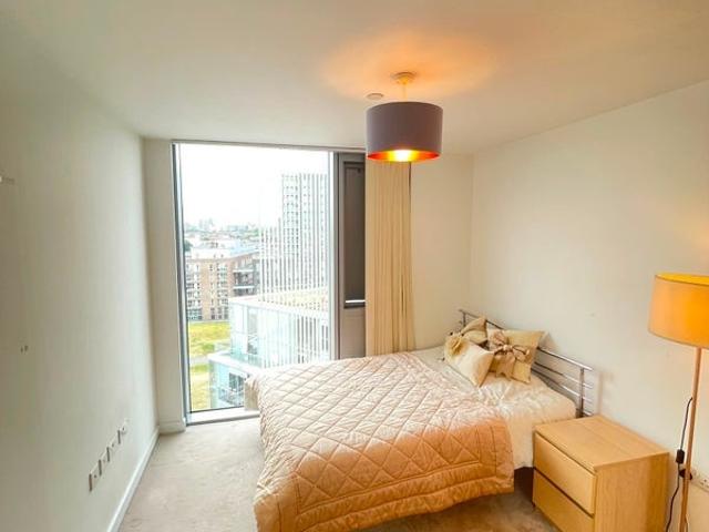 Room for rent in Greenwich Town Centre, Greater London