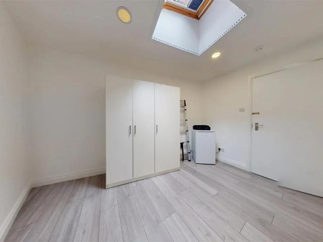Room for rent in Harlesden, Greater London