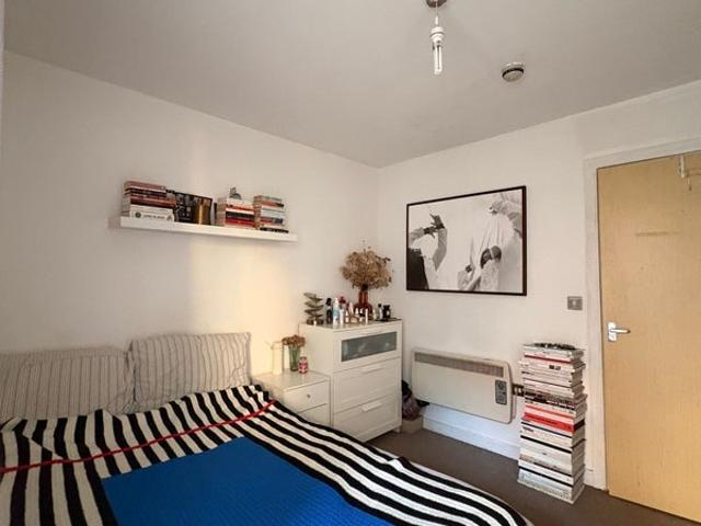 Room for rent in Clapton, Greater London