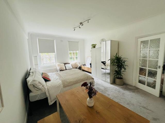 Flat for rent in Primrose Hill, Greater London