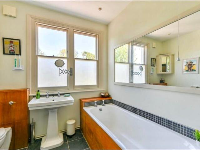 Room for rent in Willesden Green, Greater London