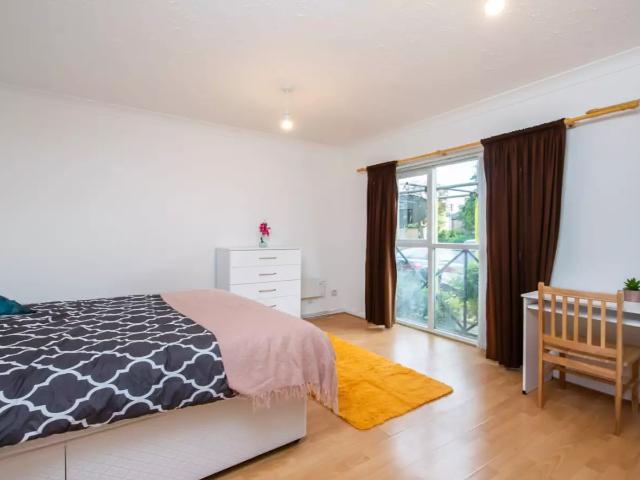 Flat for rent in London Borough of Lewisham, Greater London