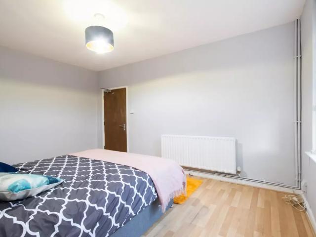 Flat for rent in Stockwell, Greater London