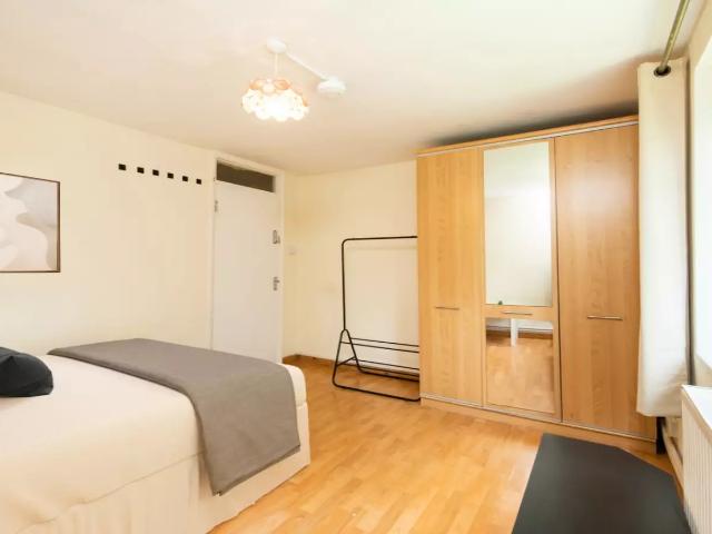 Flat for rent in Stockwell, Greater London