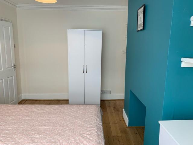 Room for rent in Vinters Park, Midway