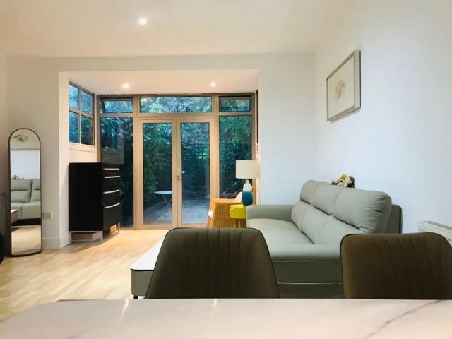 Room for rent in Highbury, Greater London