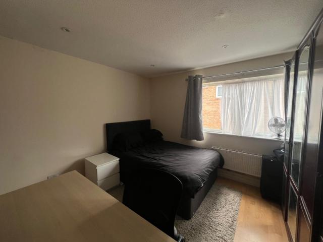 Room for rent in Walworth, Greater London