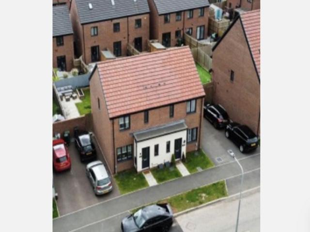 Room for rent in Old St. Mellons, Falcon Lodge