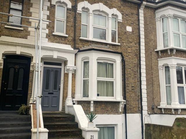 Room for rent in Snaresbrook, Greater London