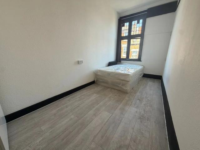 Flat for rent in Dollis Hill, Greater London