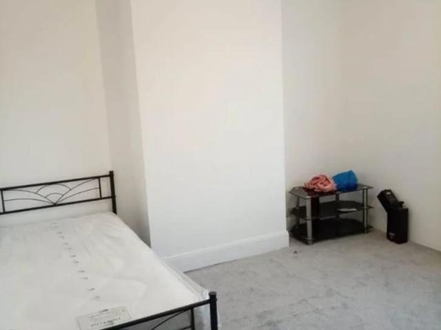 Room for rent in Chadwell Heath, Greater London
