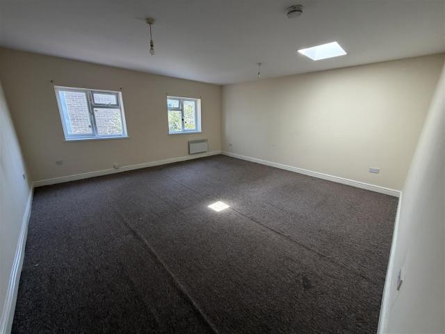 Flat for rent in Mayer's Green, West Bromwich