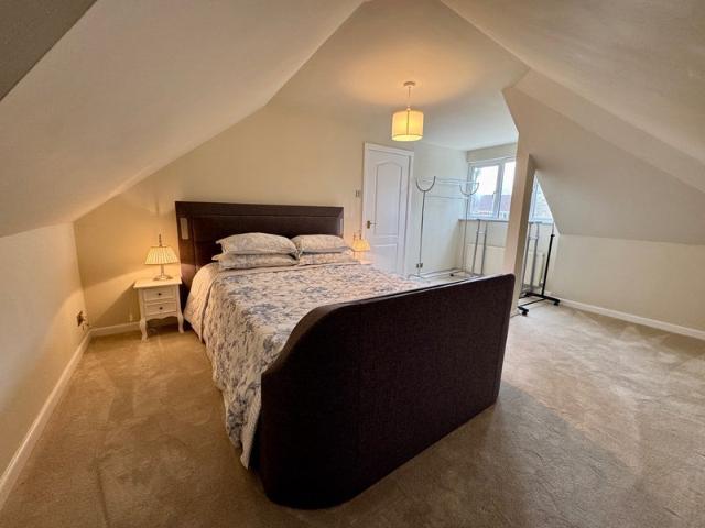 Room for rent in Tricketts Cross, Ferndown