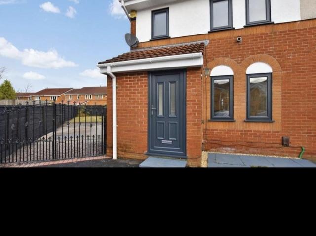 Room for rent in Lee Bank, Greater Manchester