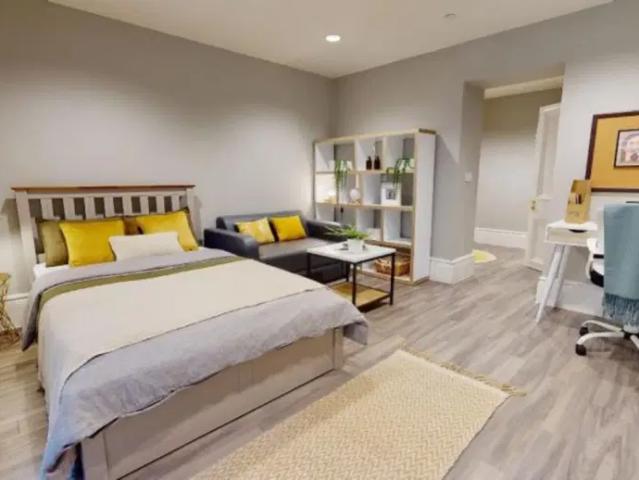 Room for rent in Hillside, Leith