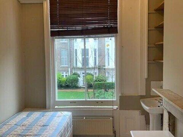Room for rent in Kensington, Greater London