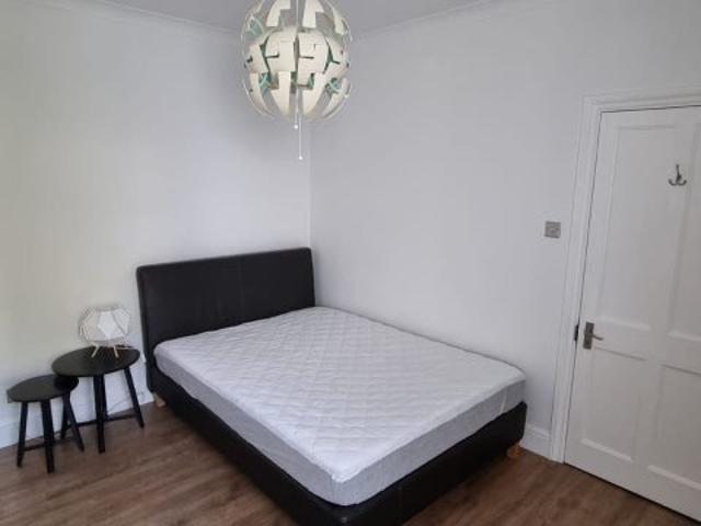 Room for rent in Vinters Park, Midway