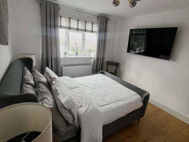Room for rent in Calder Grove, West Yorkshire